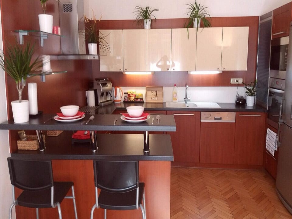 Coffee/tea facilities, Kitchen or kitchenette