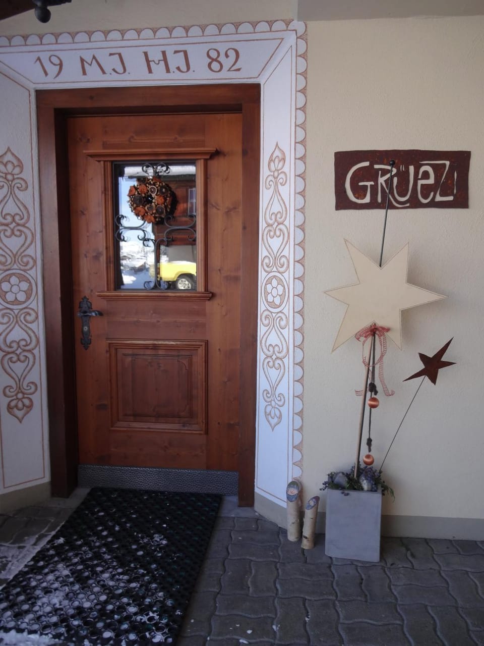 Facade/entrance