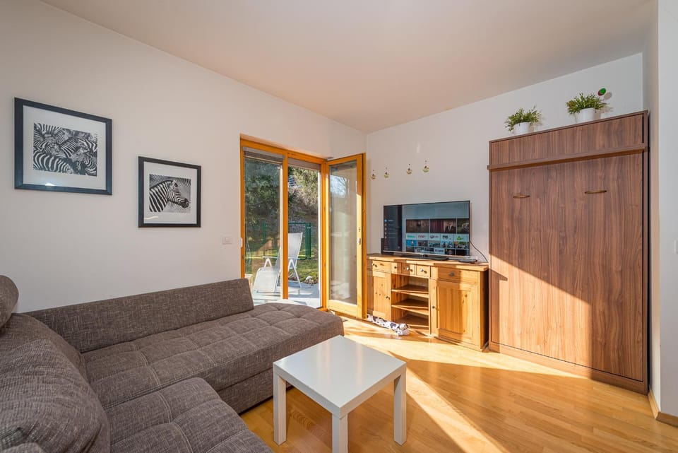 Living room, Seating area, Evening entertainment