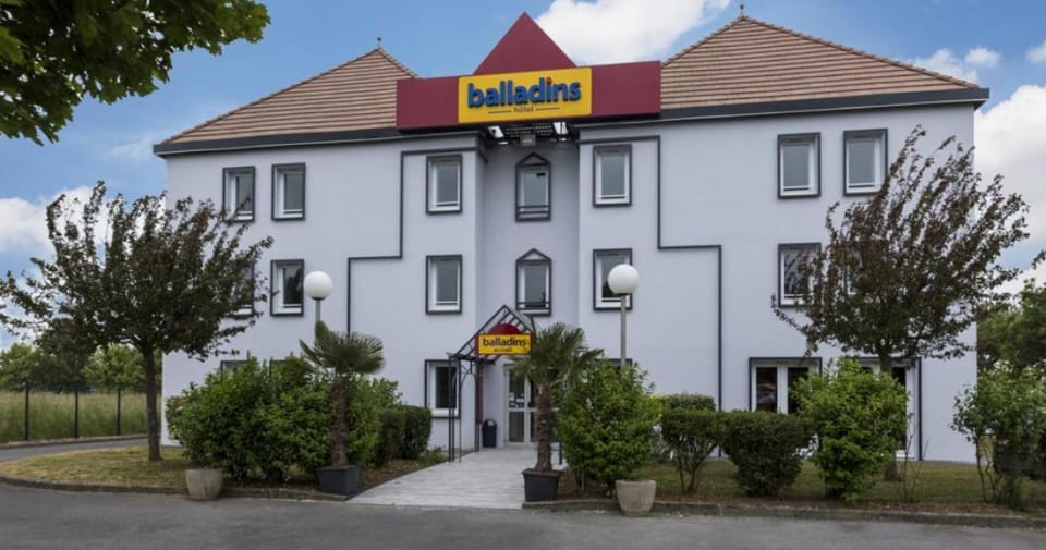 Property building, Facade/entrance