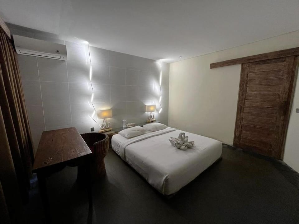 Bed, Bedroom, air conditioner