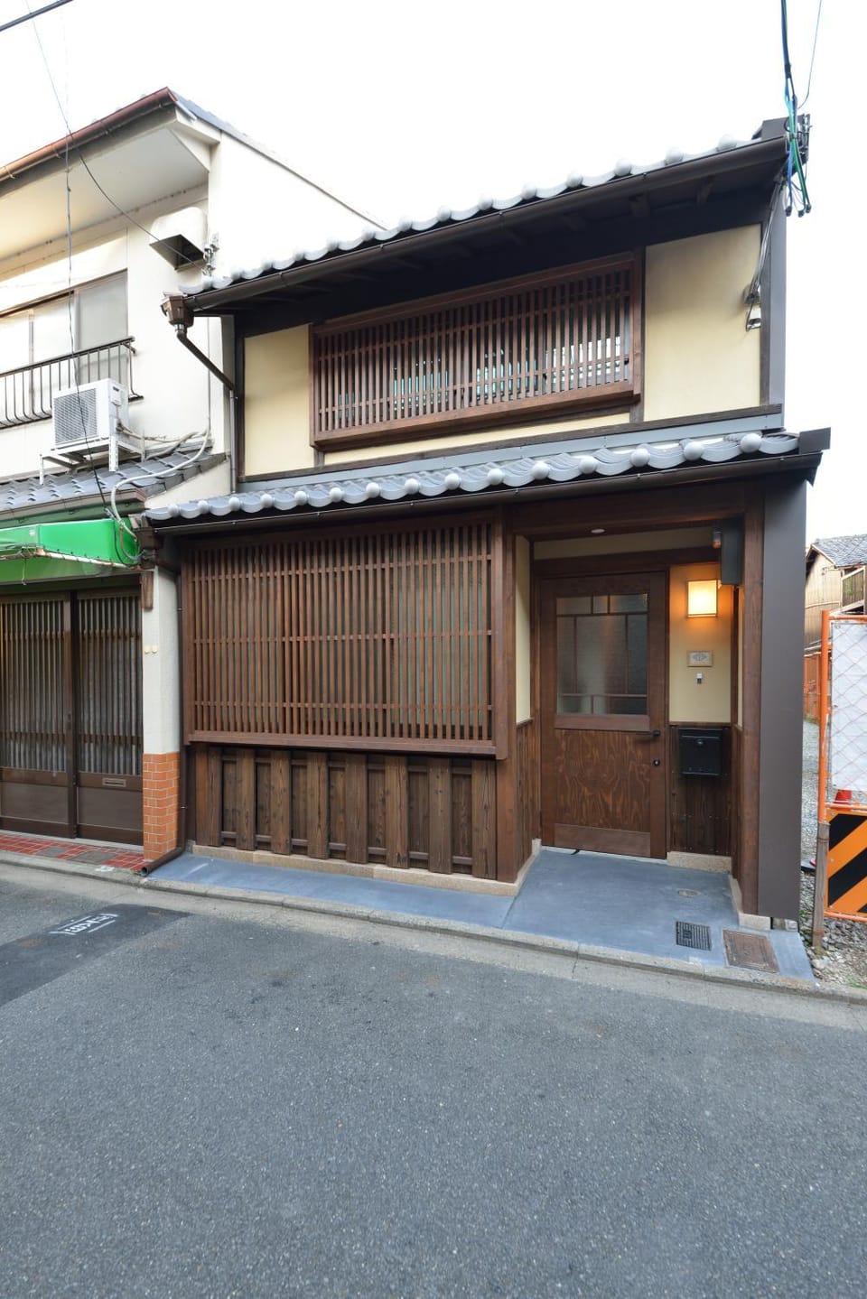 Facade/entrance
