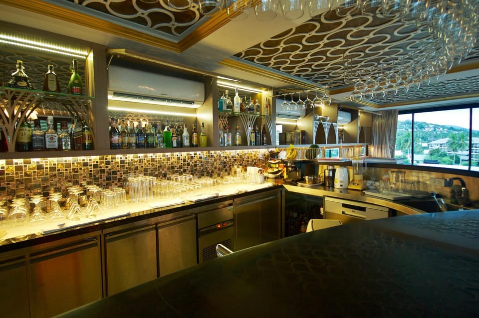 Lounge or bar