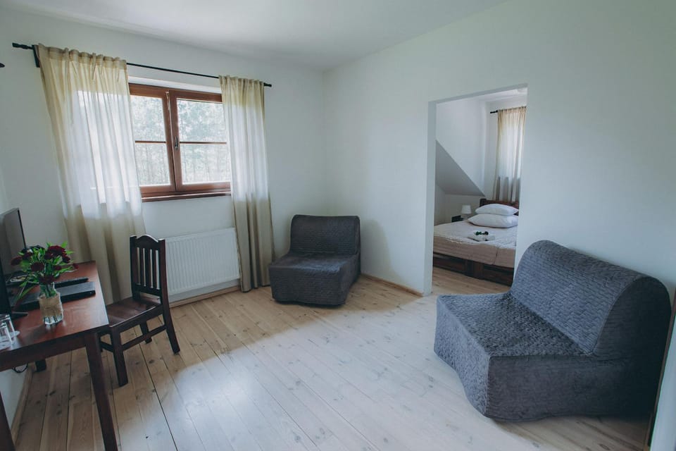 Bed, Photo of the whole room, Seating area, Bedroom