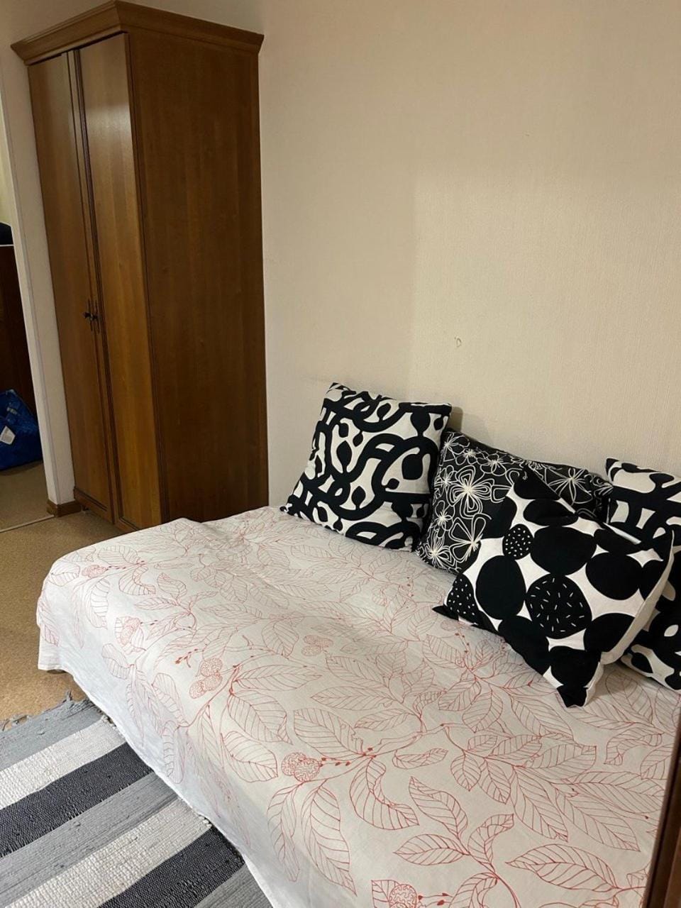Photo of the whole room, wardrobe