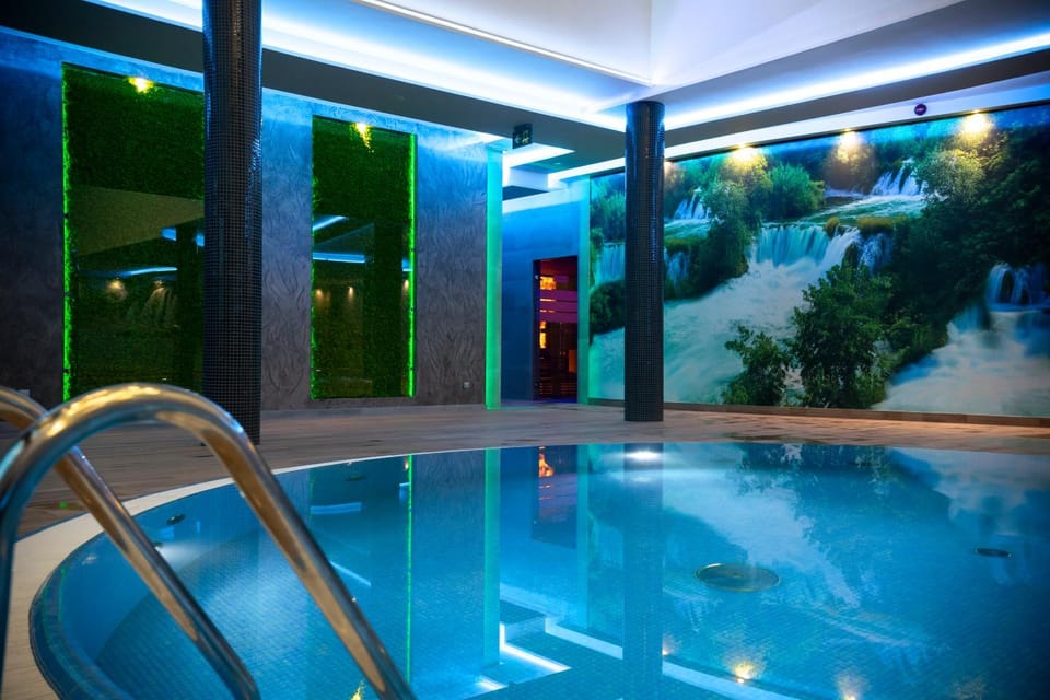 Spa and wellness centre/facilities, Swimming pool