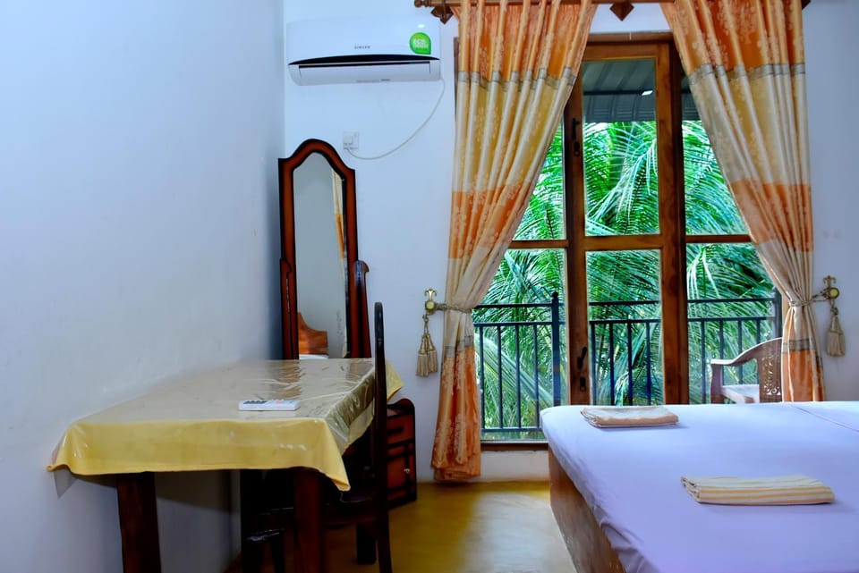 splendid lake view safari lodge Bed and Breakfast in Southern Province