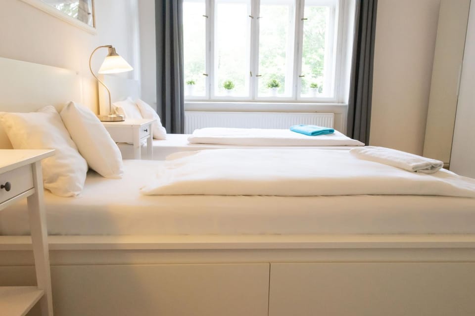 Bed, Bedroom, wardrobe