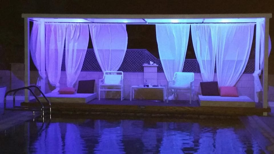 Patio, Swimming pool