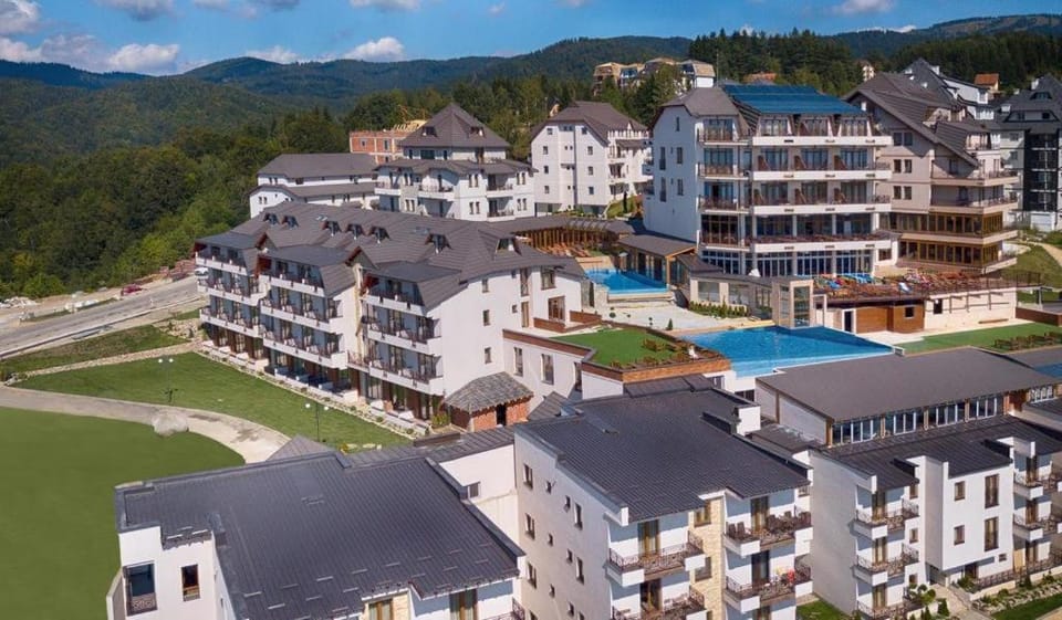 Neighbourhood, Bird's eye view