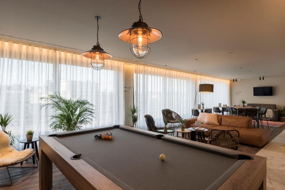 Communal lounge/ TV room