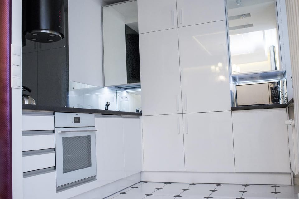Kitchen or kitchenette, Food and drinks