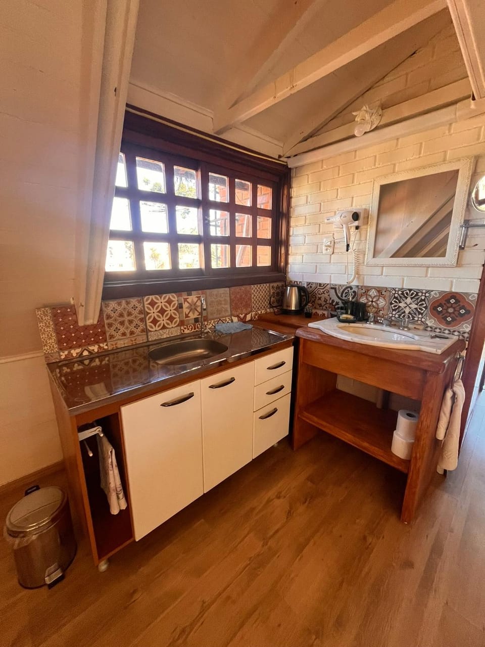 Kitchen or kitchenette