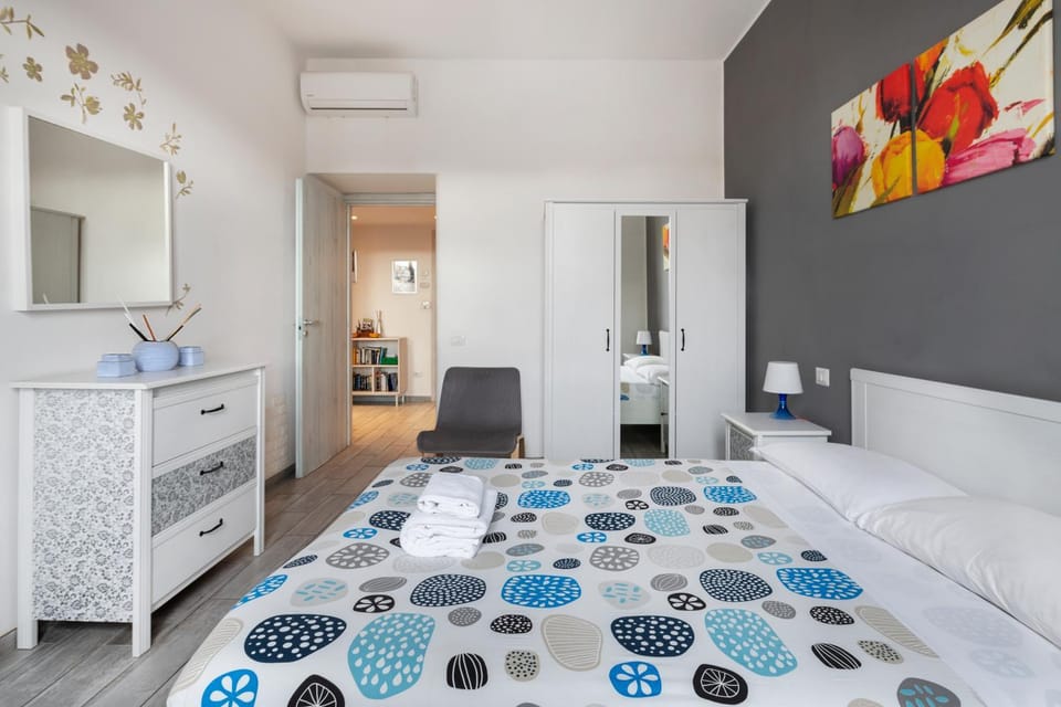 Bed, Photo of the whole room, Bedroom, wardrobe, air conditioner