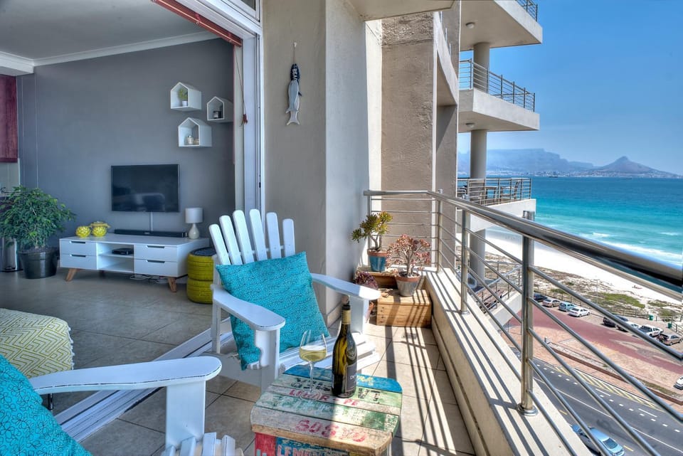 Balcony/Terrace, Landmark view, Mountain view, Sea view, Street view
