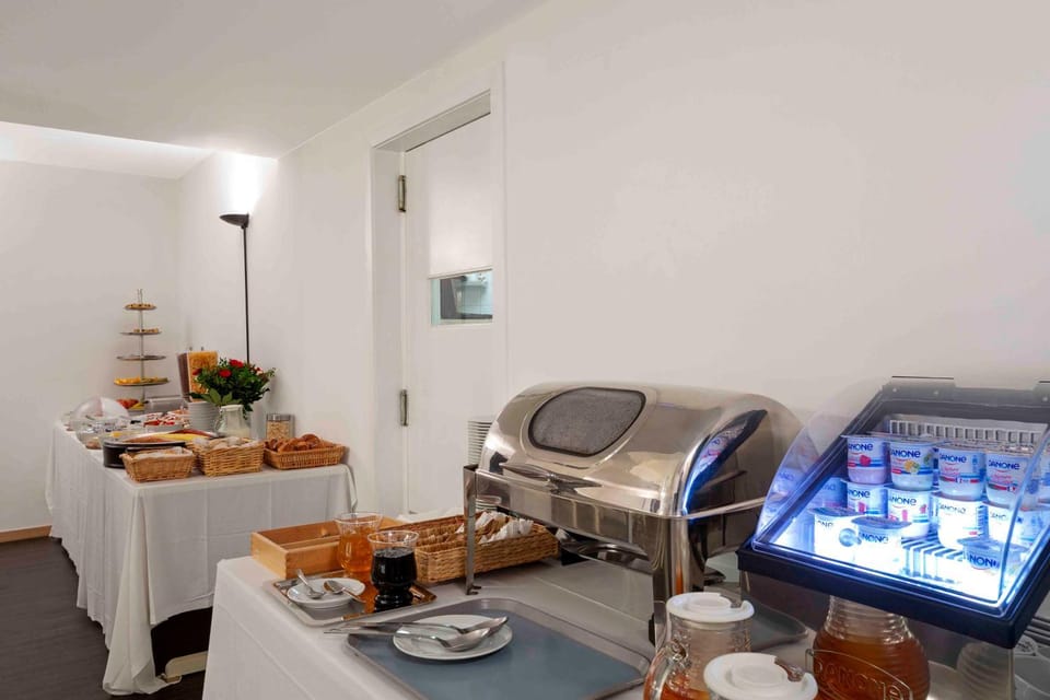 Food and drinks, Food, Breakfast, Continental breakfast, Buffet breakfast