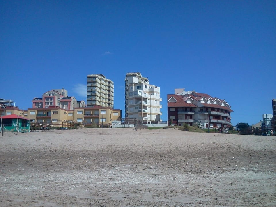 Facade/entrance, Sea view