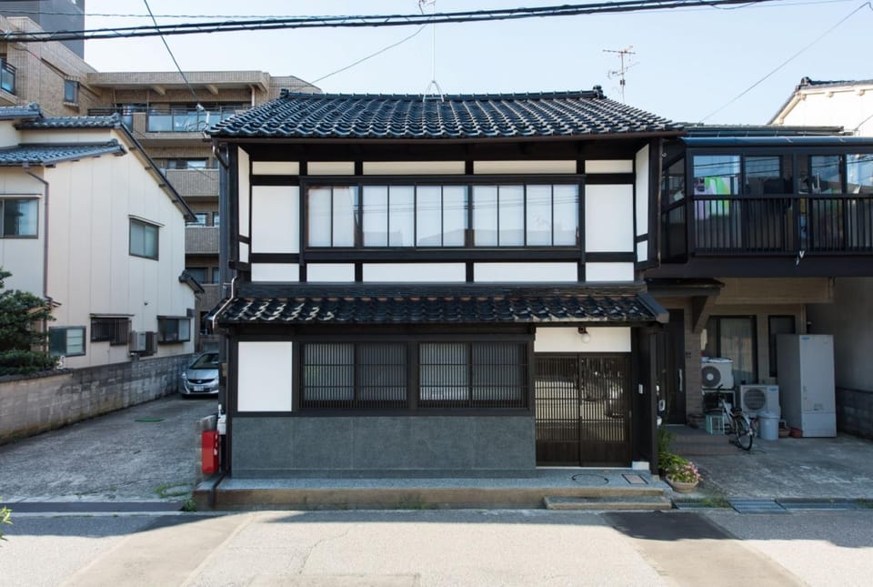 Property building, Facade/entrance, Day, Neighbourhood, Street view
