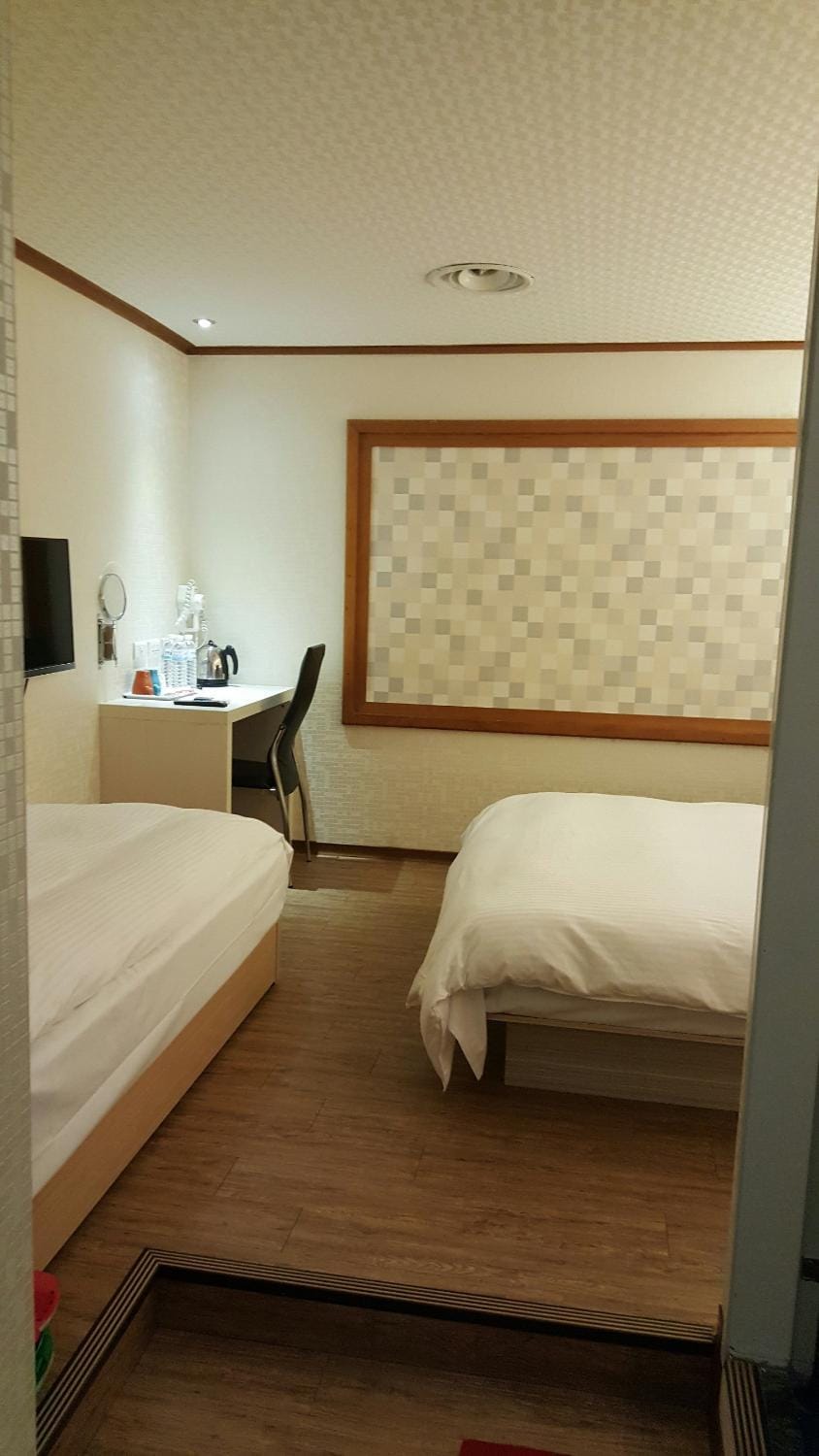 Honey Prince Hotel in Taipei City