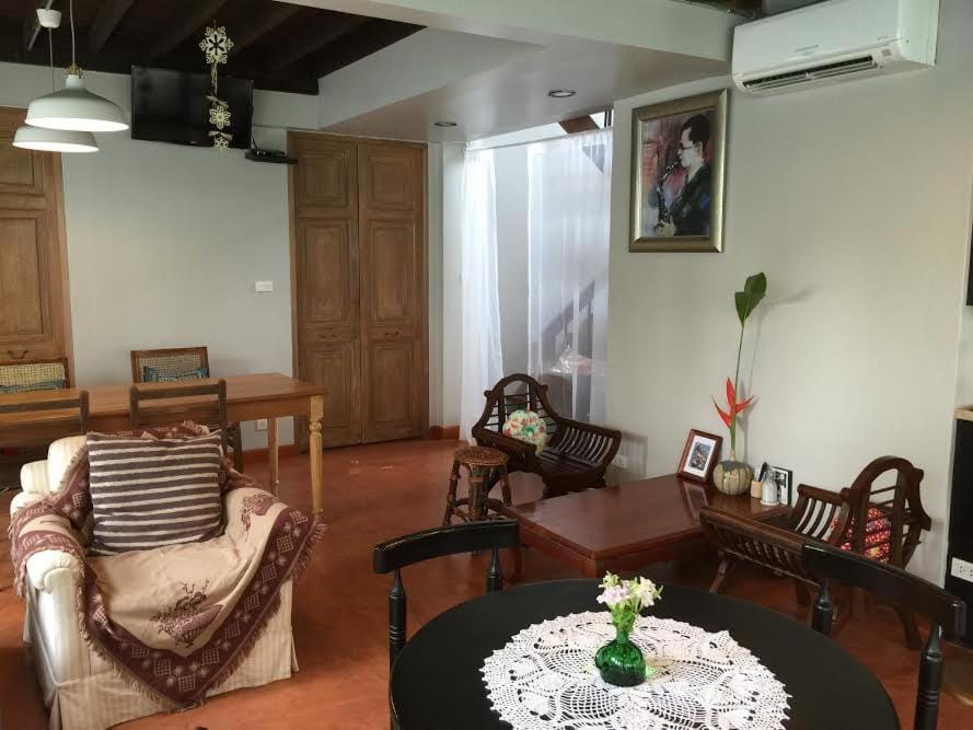 Communal lounge/ TV room