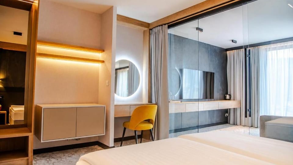 Communal lounge/ TV room, TV and multimedia, Bedroom