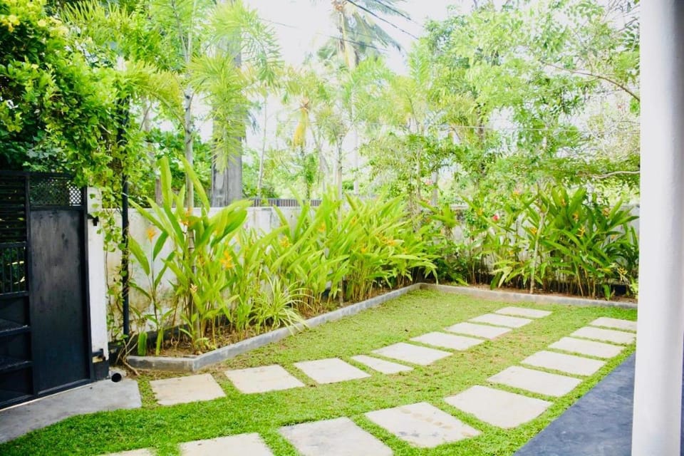 White Horse Bed and Breakfast in Hikkaduwa