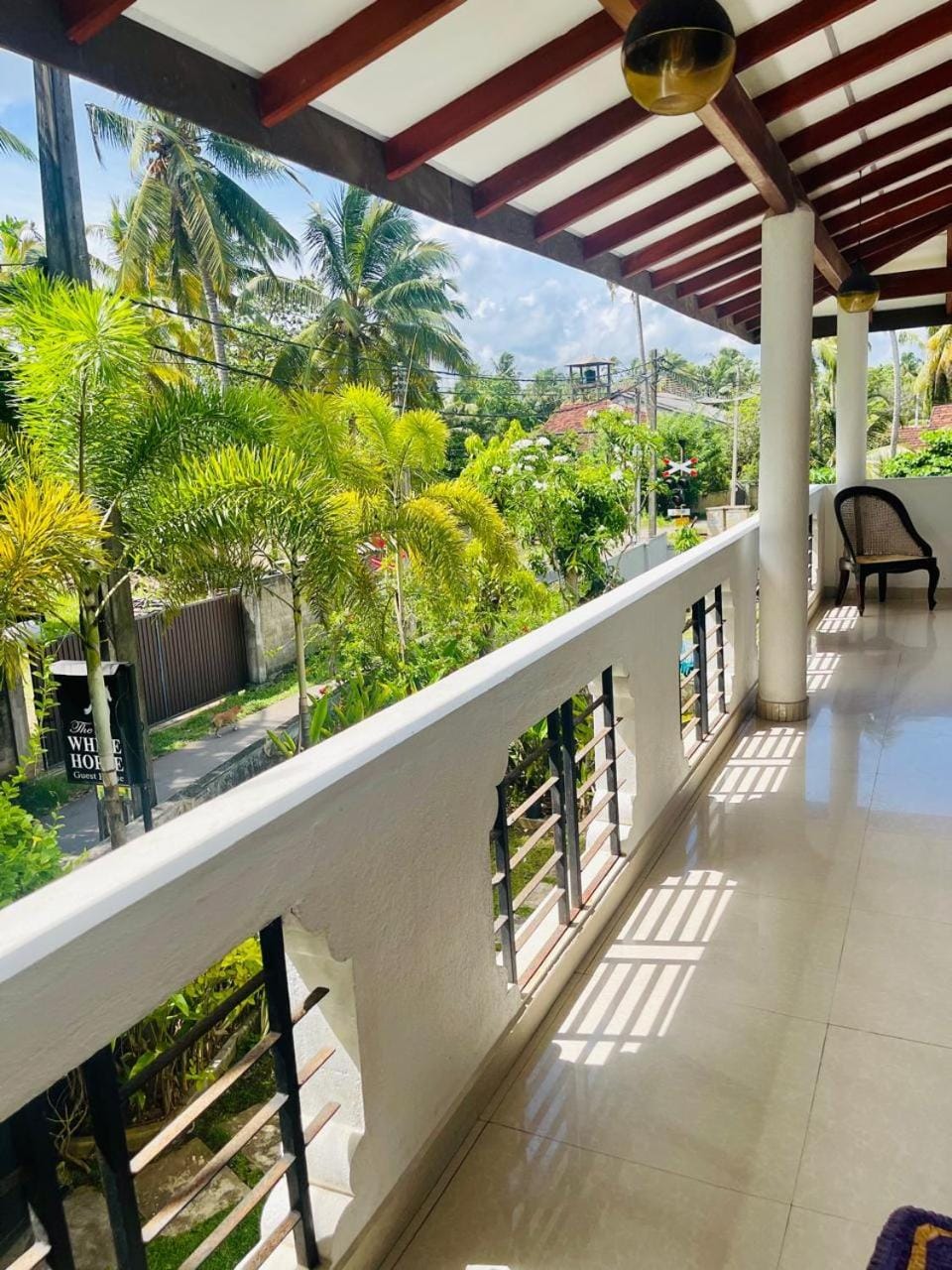 White Horse Bed and Breakfast in Hikkaduwa