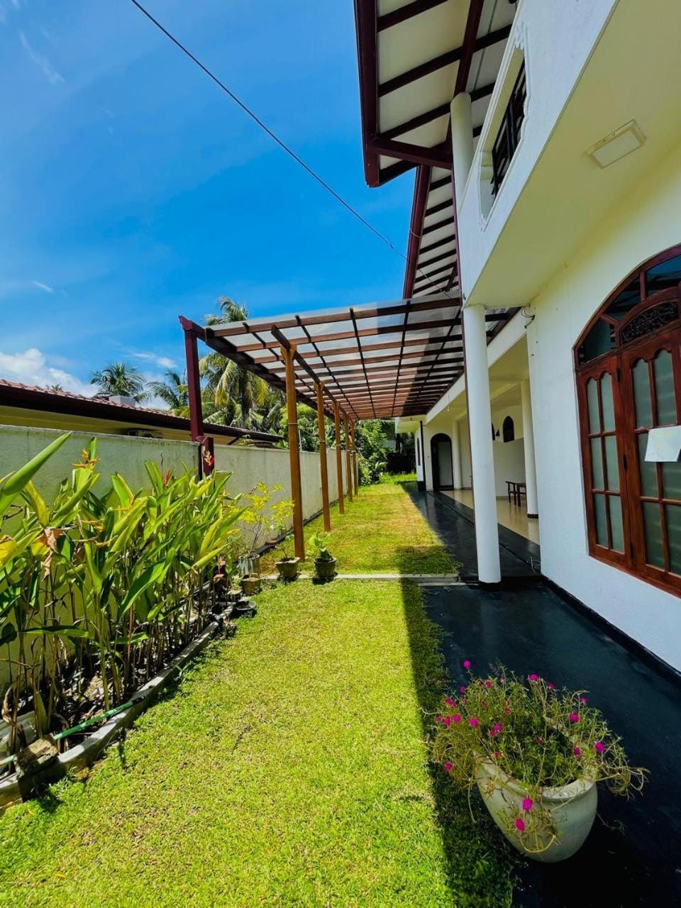 White Horse Bed and Breakfast in Hikkaduwa