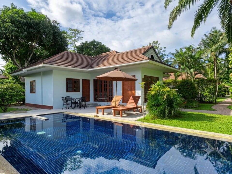 Property building, Swimming pool