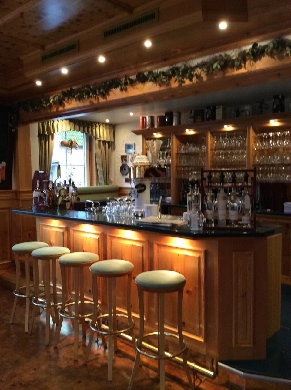 Restaurant/places to eat, Lounge or bar