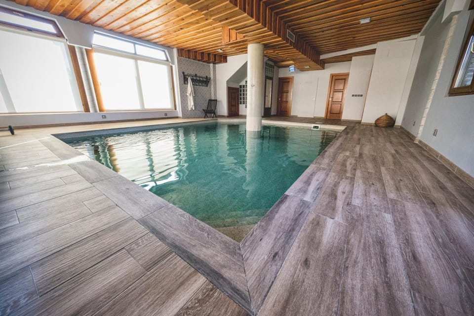 Swimming pool, Swimming pool