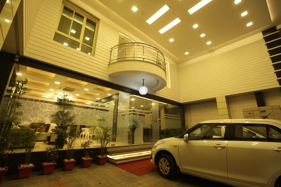 Facade/entrance
