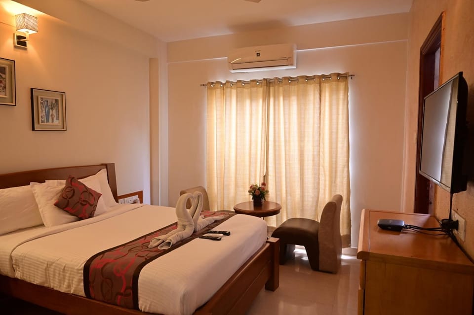 Grand Cascade Chennai Hotel in Chennai