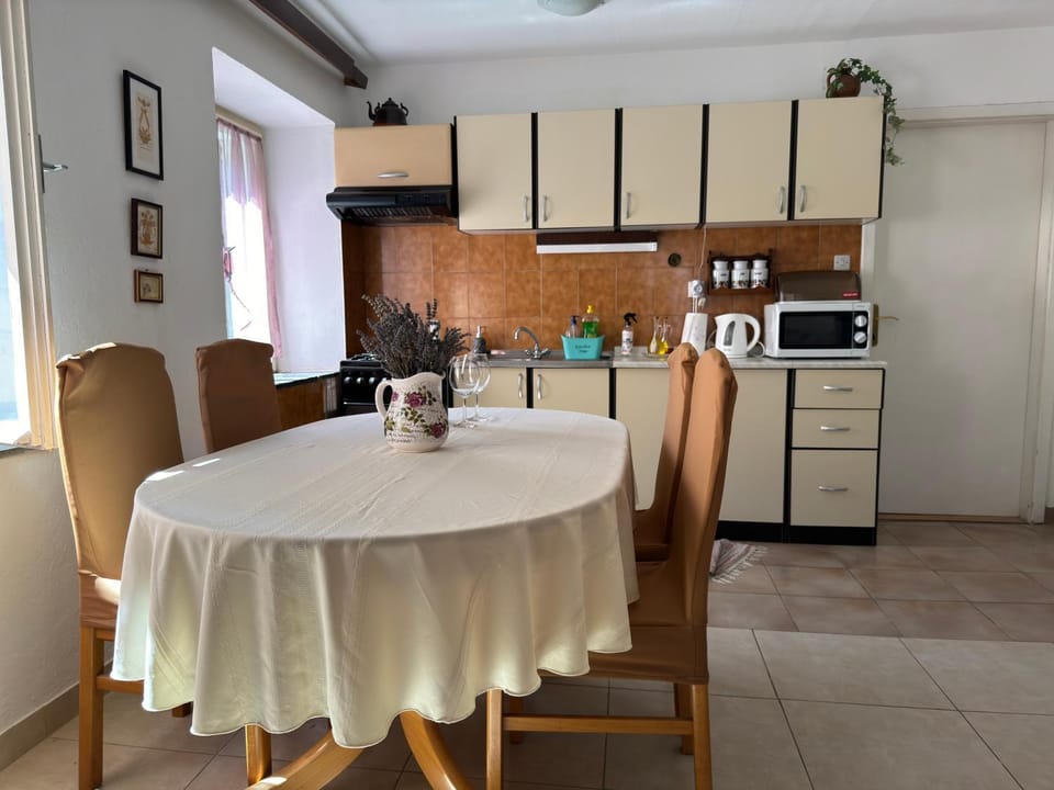 Living room, Dining area, kitchen, air conditioner