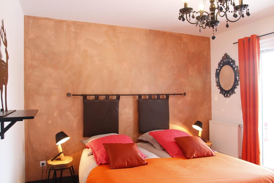 Bed, Photo of the whole room