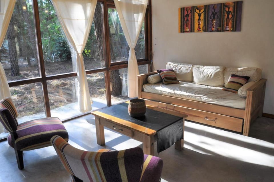Bed, Living room