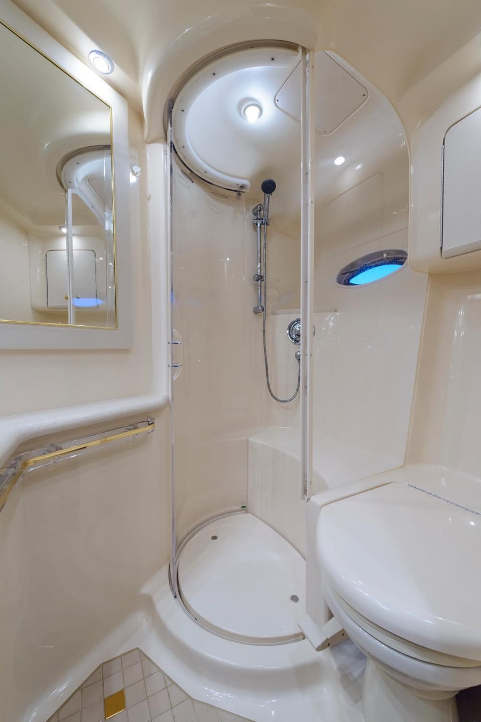 Shower, Toilet
