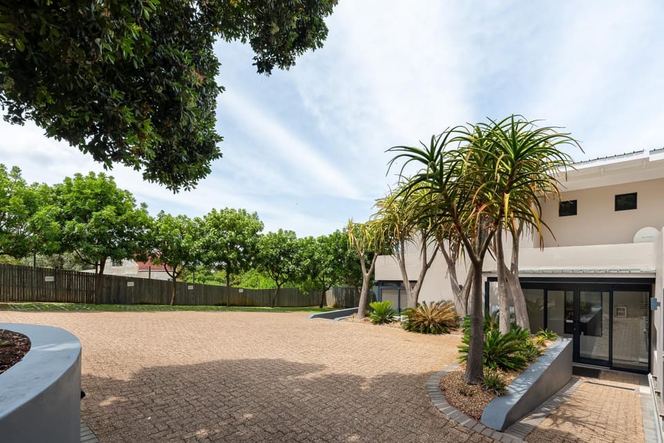 Facade/entrance, Parking