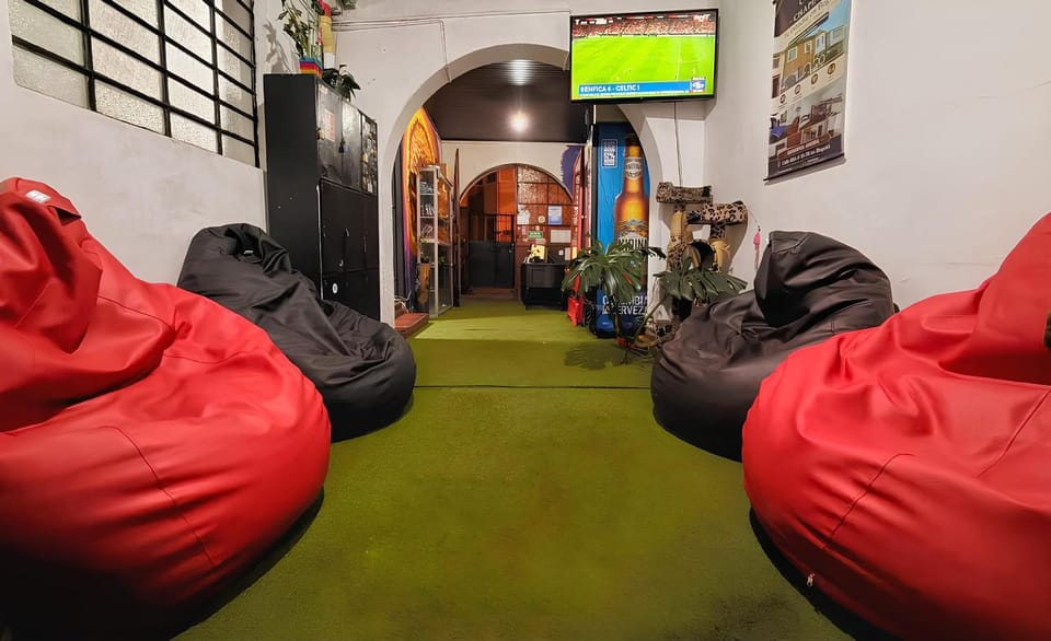 Communal lounge/ TV room
