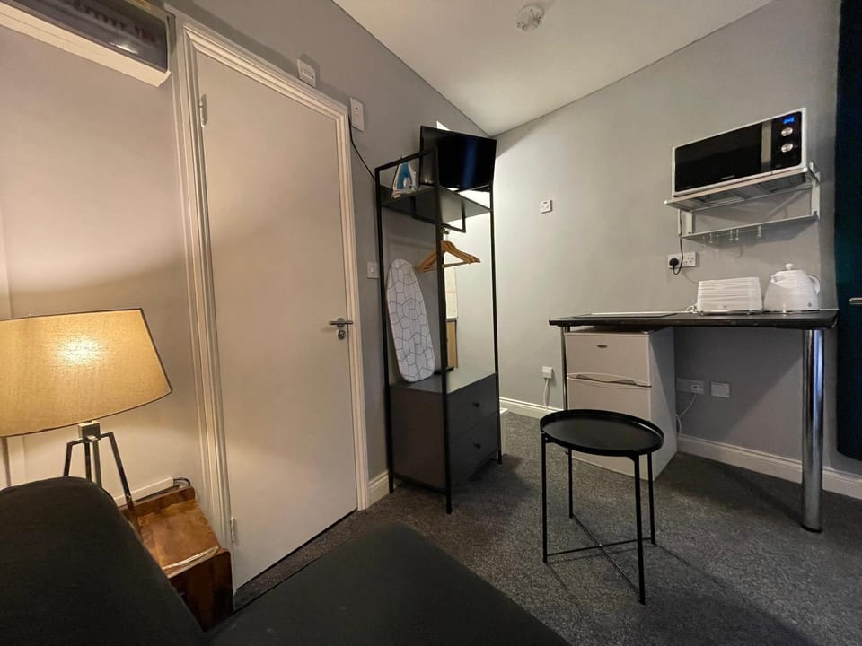 TV and multimedia, Kitchen or kitchenette, hair dresser, minibar, wardrobe