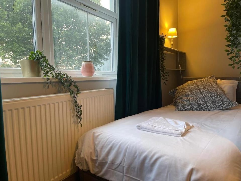 Bright Room Apartment in London Borough of Islington