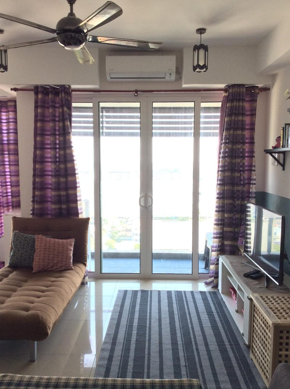 TV and multimedia, View (from property/room), Balcony/Terrace, Living room, Seating area, Landmark view, Street view, Area and facilities, Family