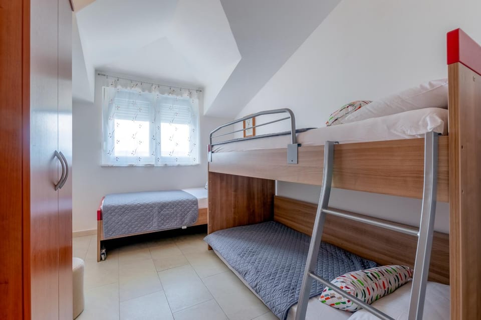 Bed, Sea view, bunk bed