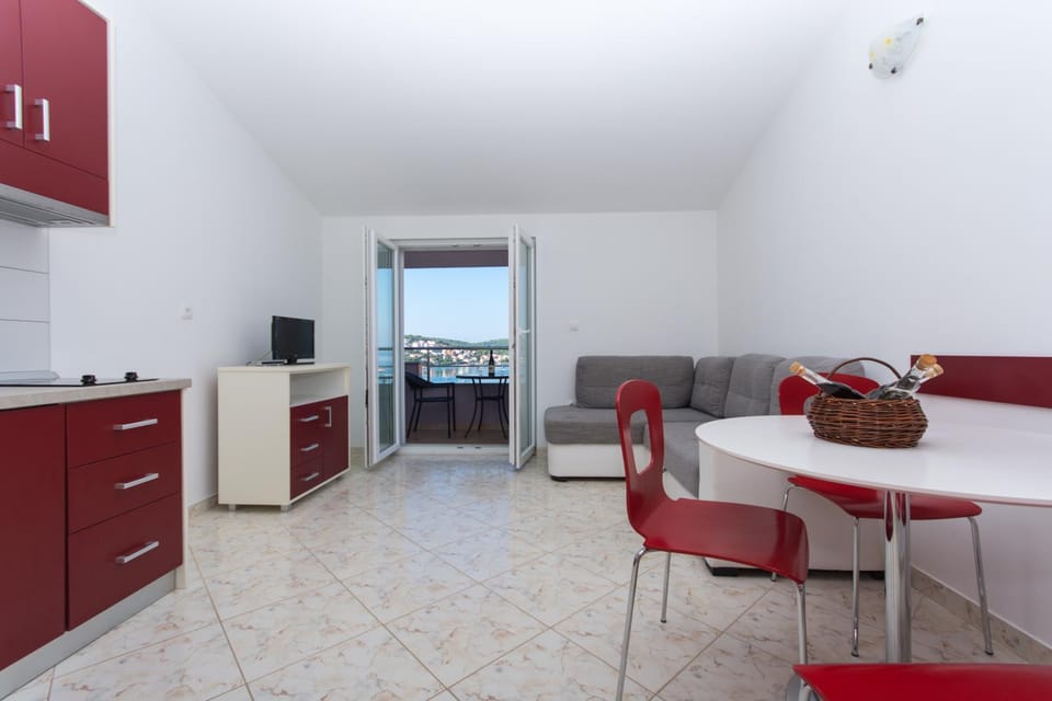 Apartments Jaman Ivan Apartment in Okrug Gornji