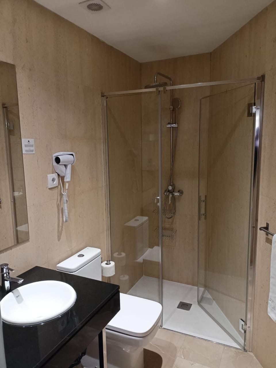Funway Academic Resort Bed and Breakfast in Madrid