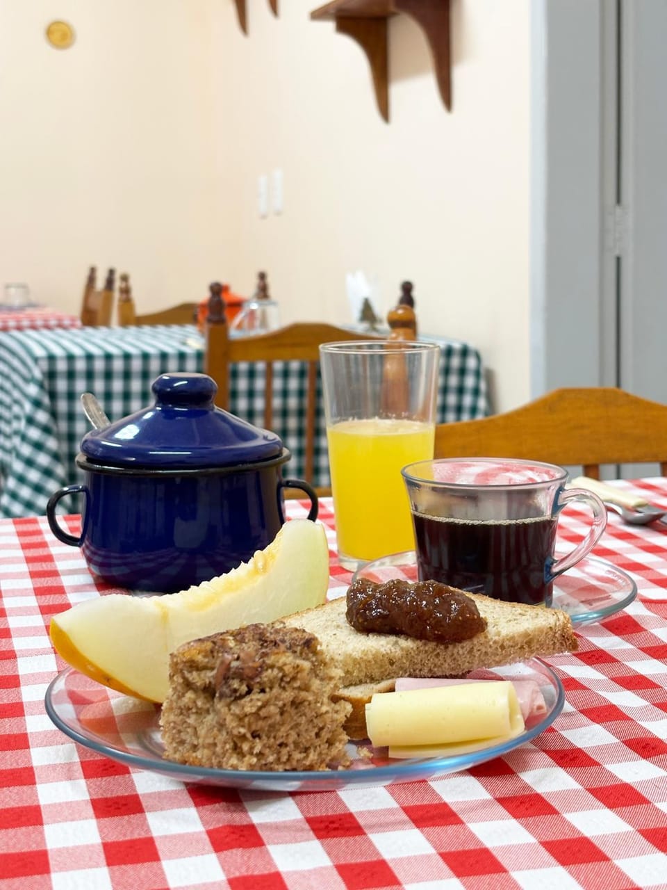 Food and drinks, Continental breakfast