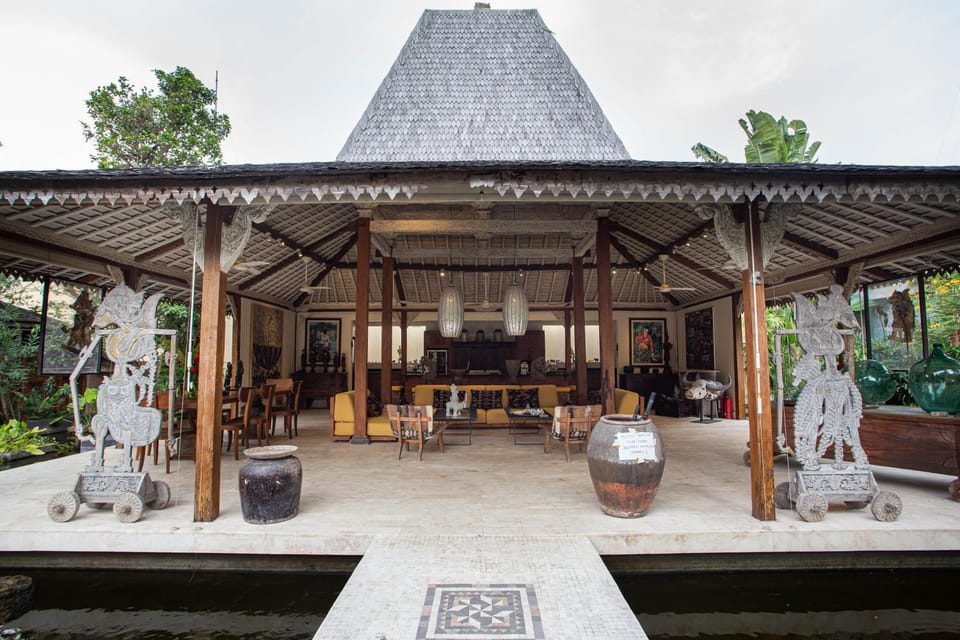 Property building, Living room, Dining area, Communal kitchen