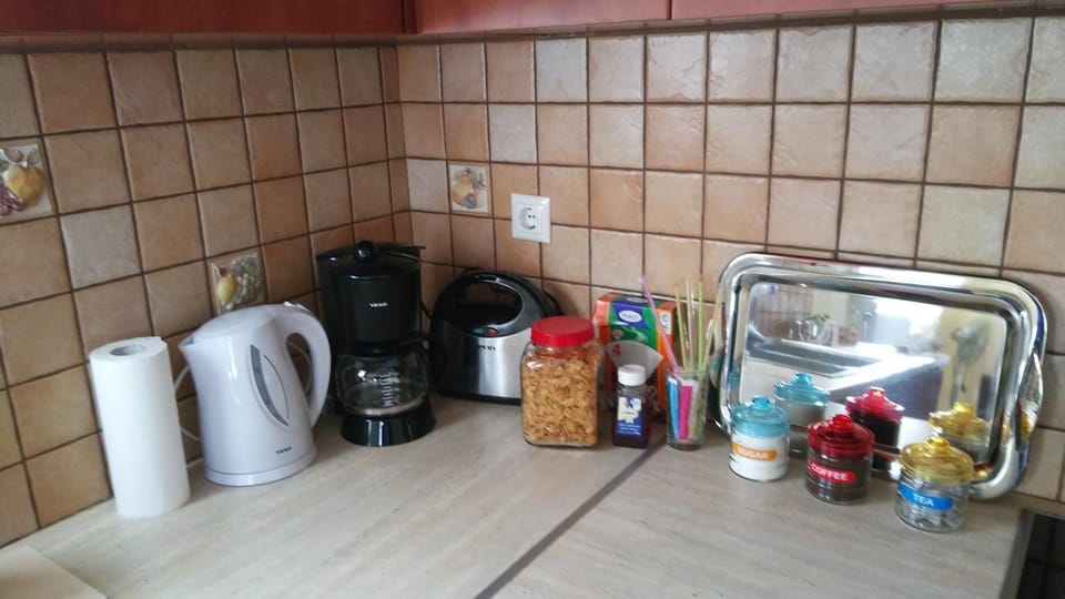 Coffee/tea facilities, Kitchen or kitchenette