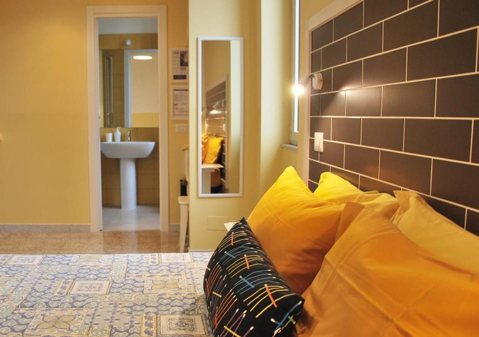 Shower, Toilet, Bathroom, TV and multimedia, Coffee/tea facilities, Living room, Seating area, Dining area, Bedroom