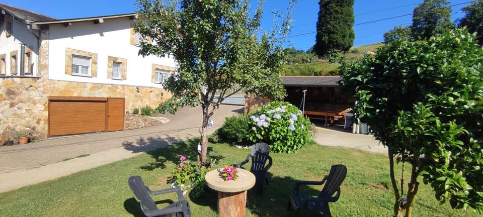 Property building, Day, Garden, Garden, View (from property/room), Entertainment